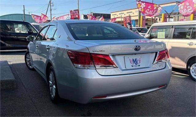 2013 TOYOTA CROWN HYBRID