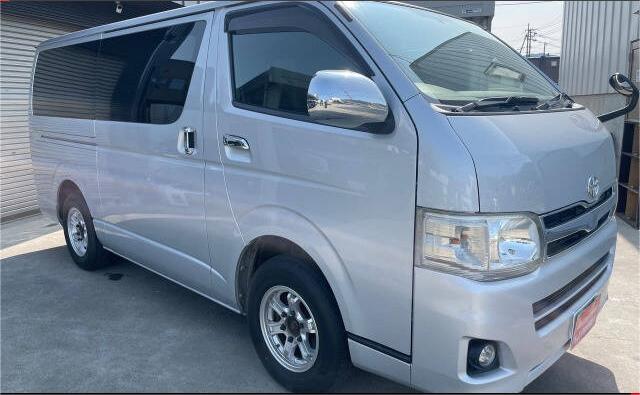 2011 TOYOTA HIACE VAN