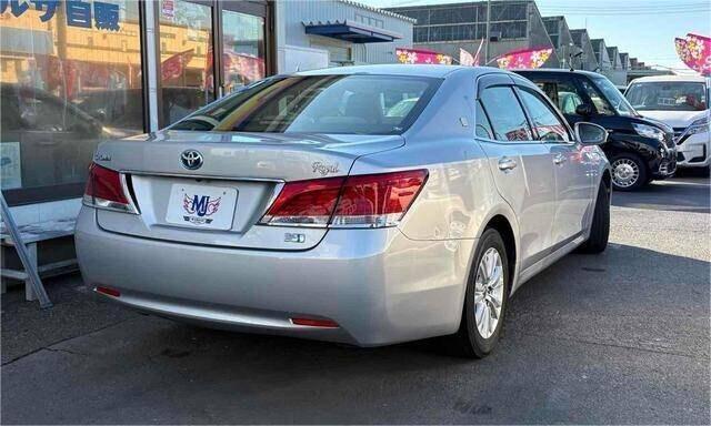 2013 TOYOTA CROWN HYBRID