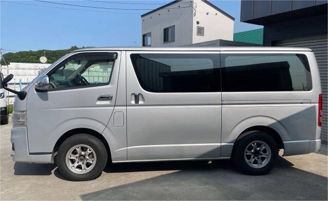 2011 TOYOTA HIACE VAN