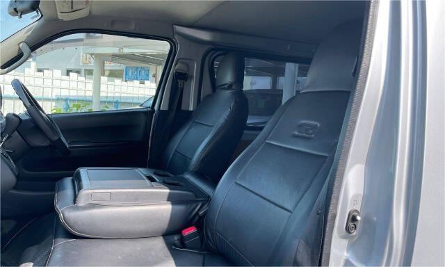 2011 TOYOTA HIACE VAN