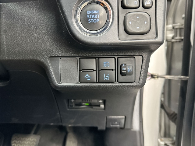 2018 toyota COROLLA FIELDER