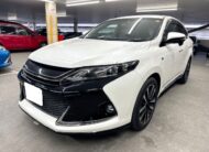 2017 TOYOTA HARRIER ★Rear camera★Power seat★2 Smart keys★Anti-skid device★Alloy wheel★Fog light★Side visor