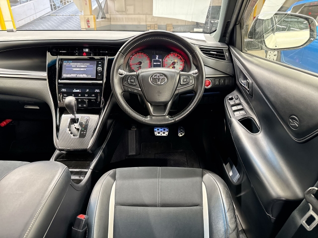 2017 TOYOTA HARRIER ★Rear camera★Power seat★2 Smart keys★Anti-skid device★Alloy wheel★Fog light★Side visor