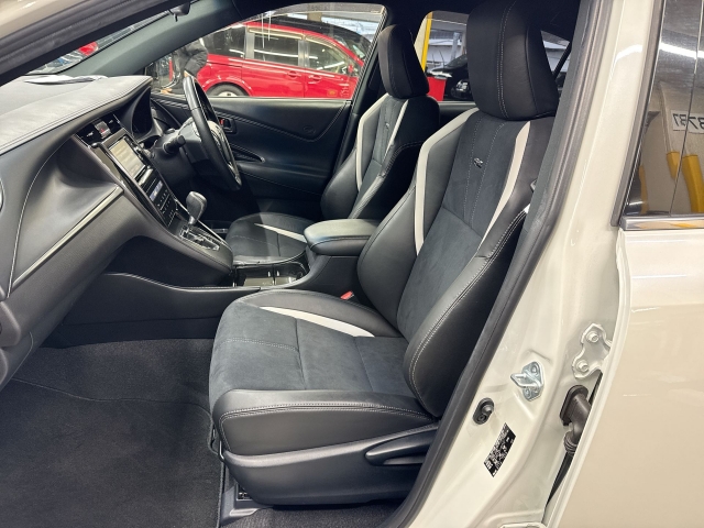 2017 TOYOTA HARRIER ★Rear camera★Power seat★2 Smart keys★Anti-skid device★Alloy wheel★Fog light★Side visor