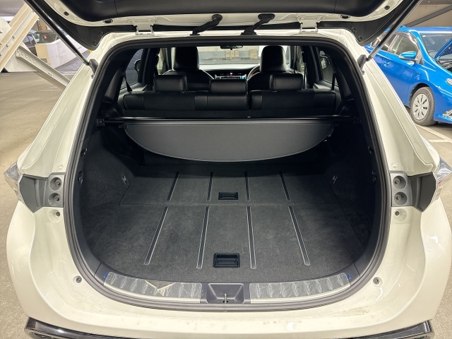 2017 TOYOTA HARRIER ★Rear camera★Power seat★2 Smart keys★Anti-skid device★Alloy wheel★Fog light★Side visor