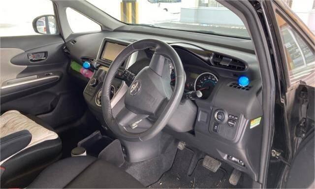 2011 TOYOTA WISH １．８Ｓ