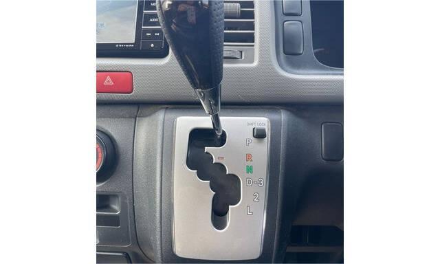 2011 TOYOTA HIACE VAN