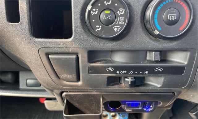 2011 TOYOTA HIACE VAN