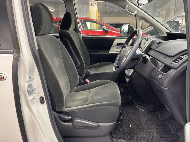 2011 Toyota Noah ★X SMART EDITION★CD★DVD★Bluetooth