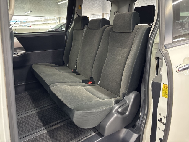 2011 Toyota Noah ★X SMART EDITION★CD★DVD★Bluetooth