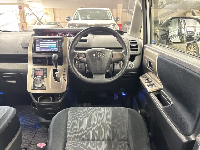 Toyota Noah ★SI REISH★CD★DVD★Flip down monitor