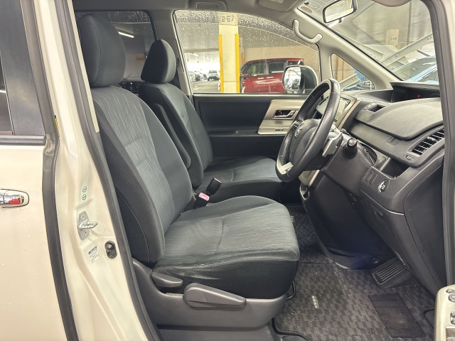 Toyota Noah ★SI REISH★CD★DVD★Flip down monitor