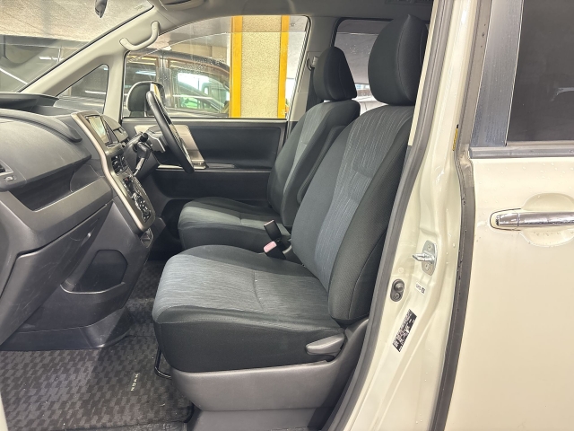 Toyota Noah ★SI REISH★CD★DVD★Flip down monitor