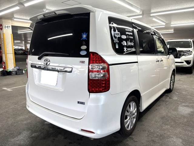 Toyota Noah ★SI REISH★CD★DVD★Flip down monitor