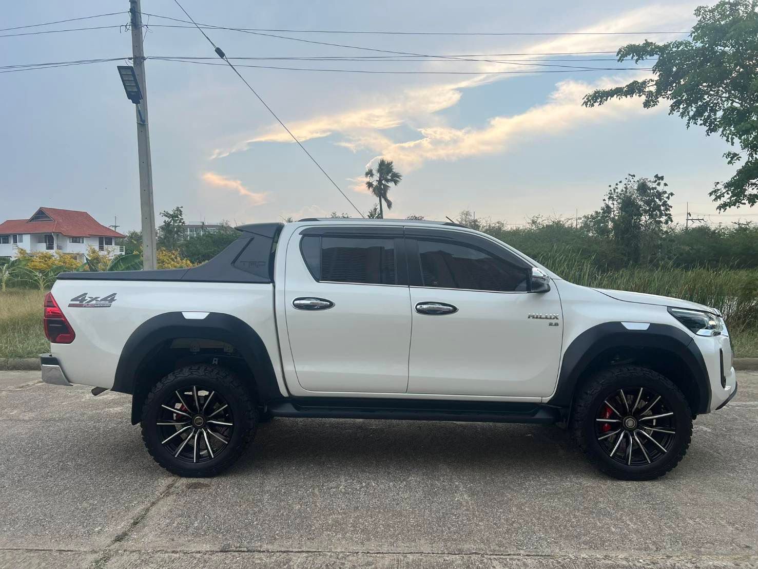 2021 TOYOTA HILUX REVO 2.8CC