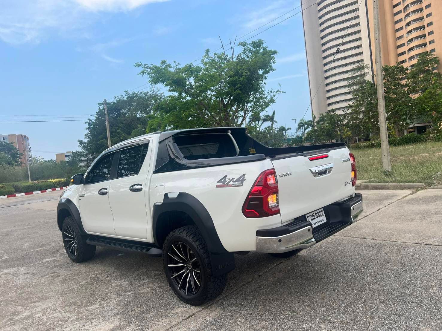 2021 TOYOTA HILUX REVO 2.8CC